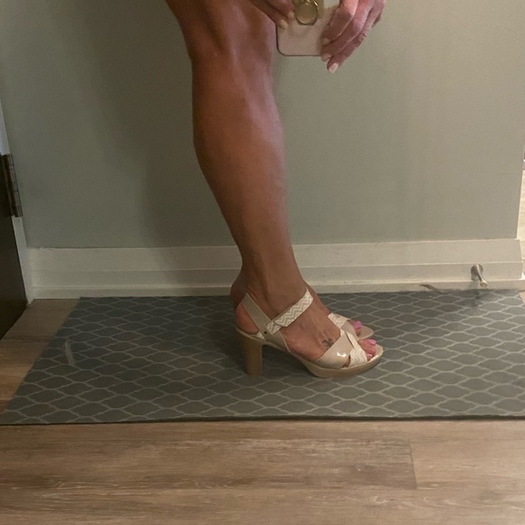 Women’s heeled sandals.   Good condition worn 2 or 3 times - Picture 1 of 6